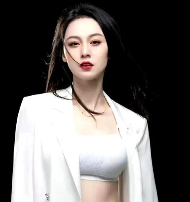 图片[3]-唐艺个人简介资料，唐艺凭啥这么火？她怎么成为抖音一姐的？-阿志说钱