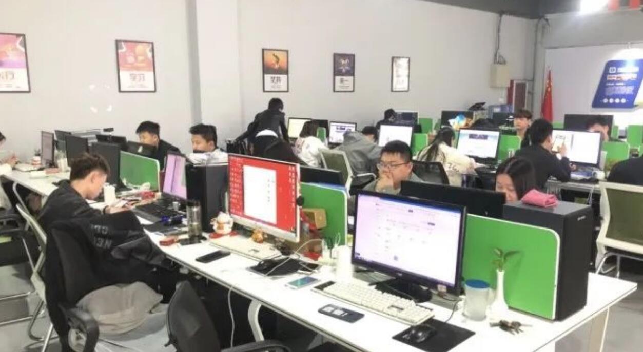 图片[1]-互联网小项目一天也能挣几百，适合有大把时间的人！-阿志说钱