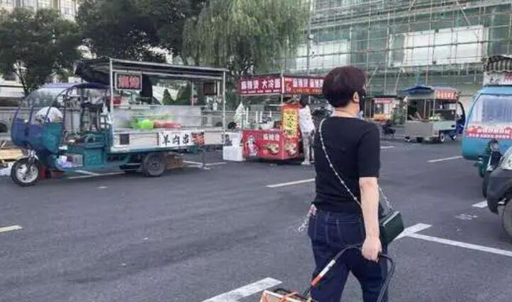 图片[1]-摆摊怎么才能赚钱？-阿志说钱